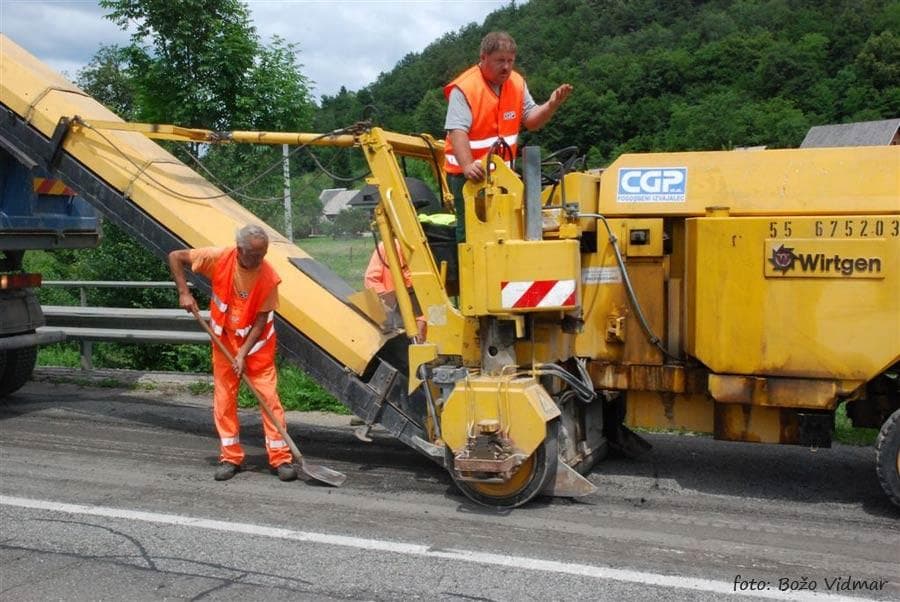 STRUGANJE ASFALTA, FREZANJE ASFALTA, MULČENJE VEJ IN GRMOVJA, PROIZVODNJA IZDELKOV IZ LESA, MAX LES