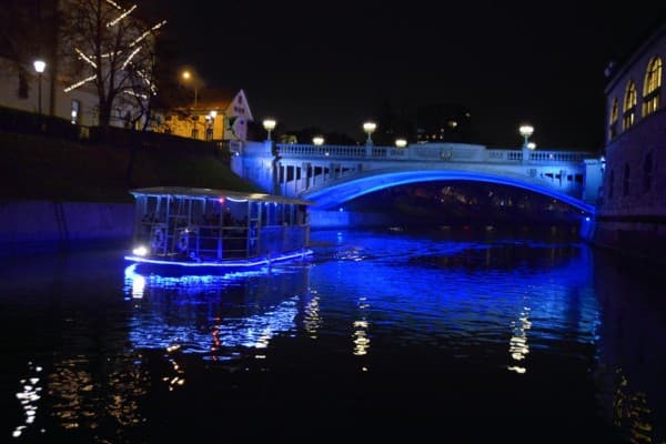 PREVOZI Z LADJICO PO LJUBLJANICI, LJUBLJANA