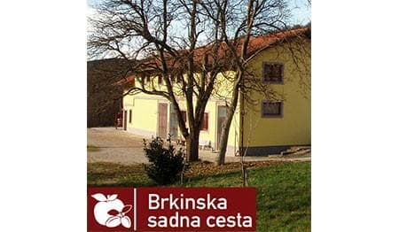SADJARSKA KMETIJA MORELJ, VREMSKI BRITOF cover