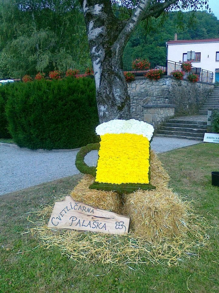 CVETLIČARNA PALAŠKA, CVETLIČNI ARANŽMAJI, VENCI, VRTNICE PO NAROČILU, LAŠKO