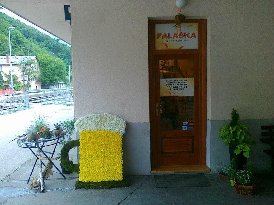 CVETLIČARNA PALAŠKA, CVETLIČNI ARANŽMAJI, VENCI, VRTNICE PO NAROČILU, LAŠKO
