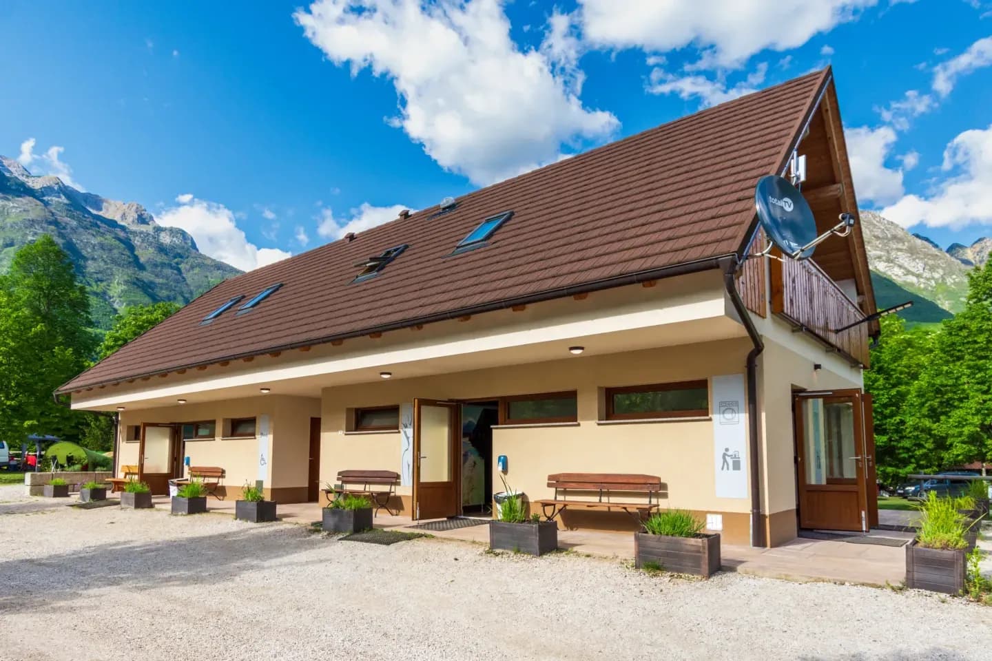 CAMP BOVEC GLAMPING IN BOVEC