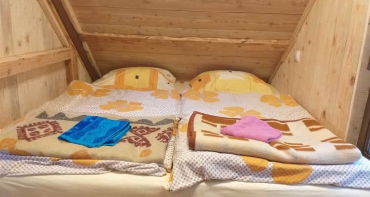 GLAMPING HIŠKE NA JEZERSKEM | HOSTEL KAMP JEZERSKO