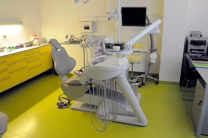BELJENJE ZOB, LASERSKO ZDRAVLJENJE PARODONTOZE LJUBLJANA DENTCOM