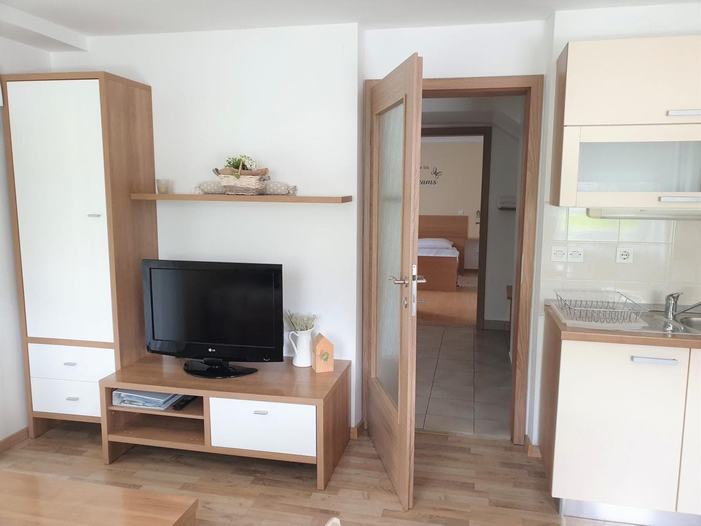 APARTMAJI SNOVIK APARTMAJI JESENUC