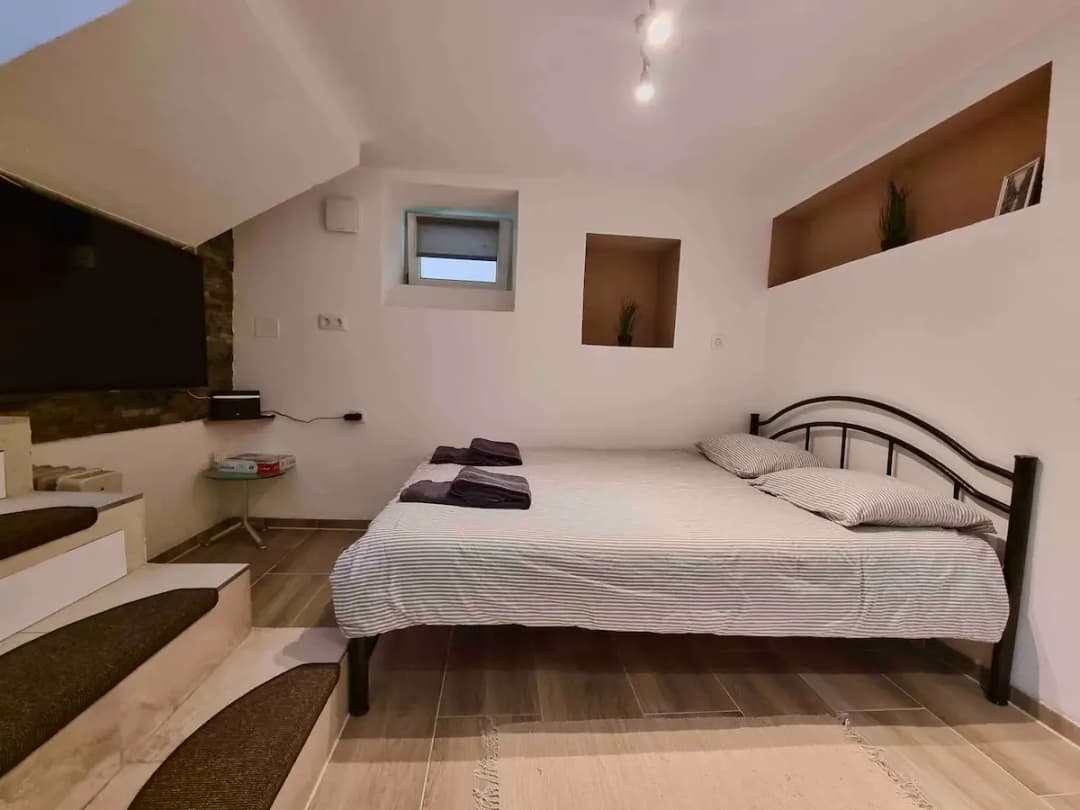 APARTMENT LJUBLJANA SLOVENIJA Stairway to heaven - M&D homestay cover