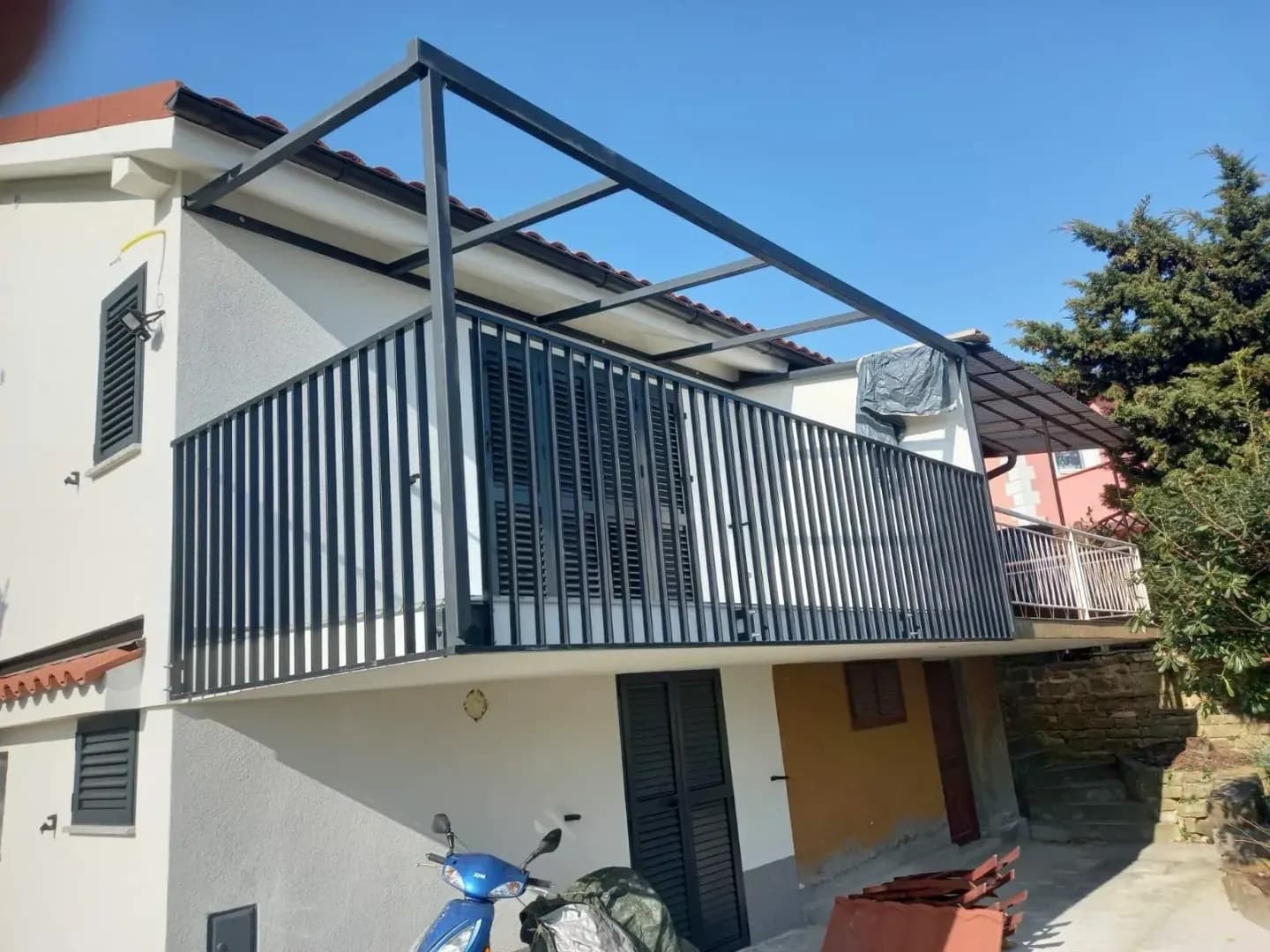 NADSTREŠKI ALU INOX KOVANI DEMONT KLJUČAVNIČARSTVO FRANCO DEBERNARDI S.P.