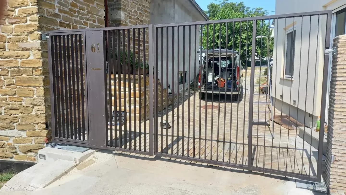 NADSTREŠKI ALU INOX KOVANI DEMONT KLJUČAVNIČARSTVO FRANCO DEBERNARDI S.P.