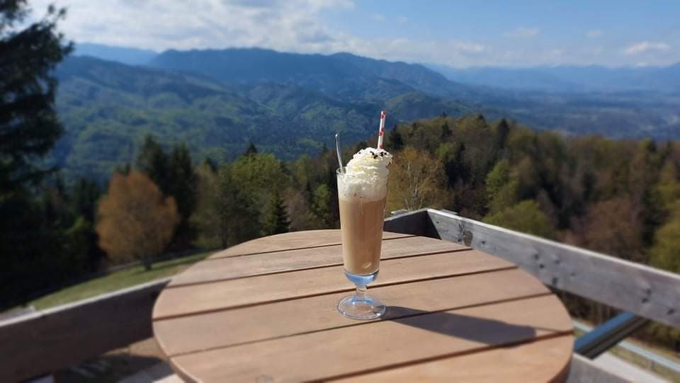 DOM NA JOŠTU HRANA Z RAZGLEDOM
