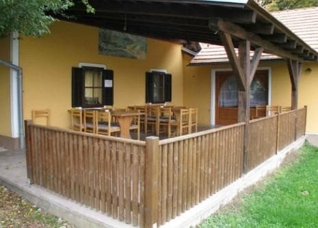 GOSTILNA APAČE, GOSTILNA NA VASI PRI MARKU