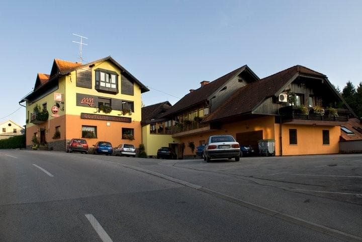 GOSTILNA IN PRENOČIŠČA MÜLLER SOBE ČRNOMELJ