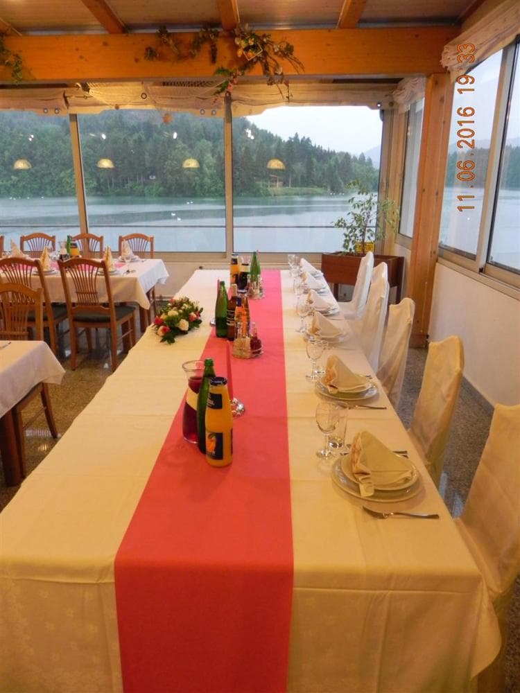 GOSTIŠČE OB JEZERU, SOBE, PRENOČIŠČA, POROČNI SALON, JEZERO, MEDVODE