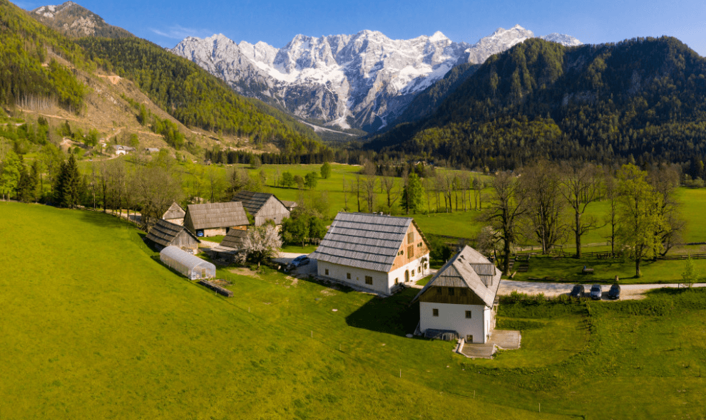 TOURIST HOLIDAY FARM ZGORNJE JEZERSKO SLOVENIA