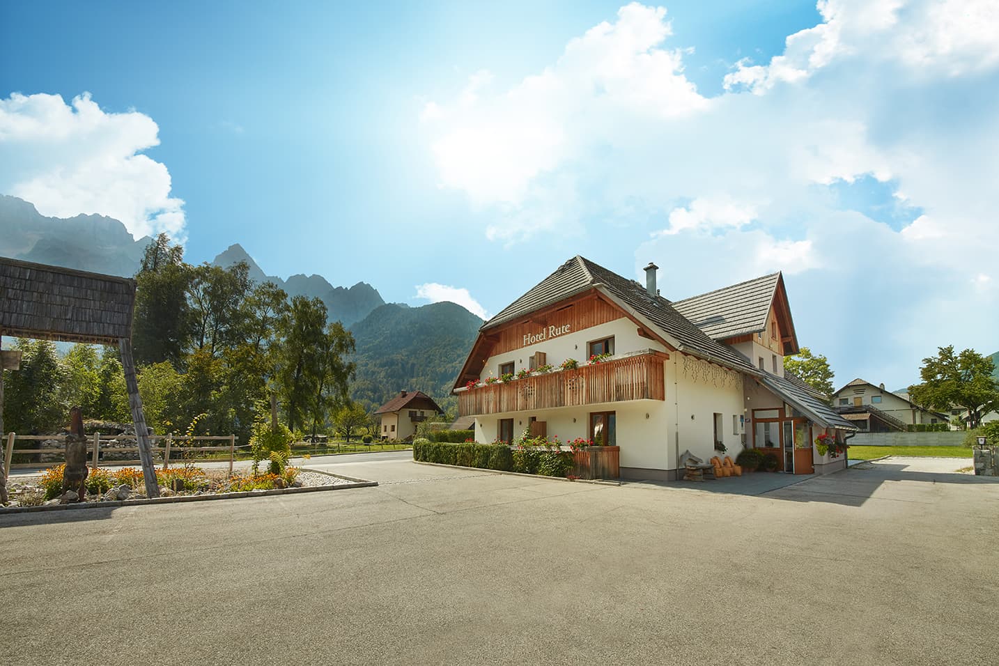 GARNI HOTEL RUTE, GOZD MARTULJEK