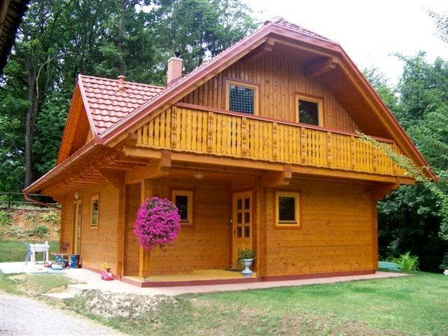 IZDELAVA LESENIH BRUNARIC IN NADSTREŠKOV, TESARSTVO, LUČE, TOMAŽ FUNTEK