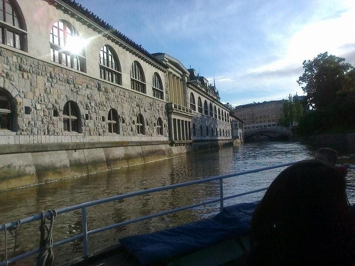 IZPOSOJA KANU KAJAK SUPANJE PO LJUBLJANICI