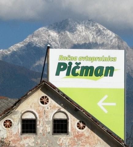 LOKAL PR PUČ