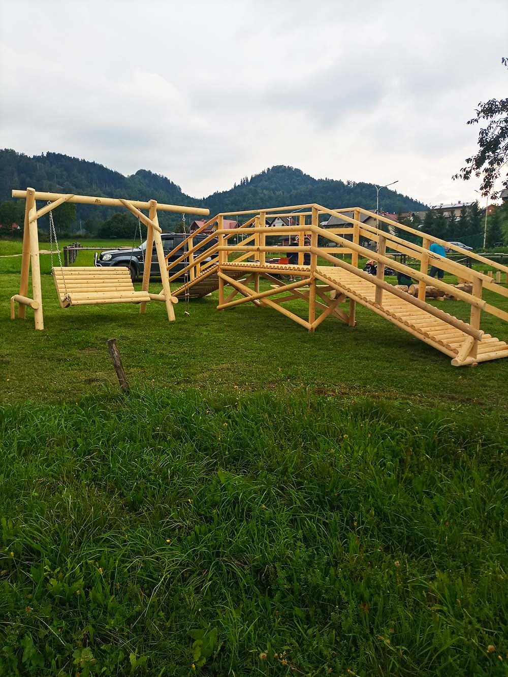 OKROGLICE, OKROGLO ŽAGAN LES, LESENI ŽLEBOVI, MASIVNE KLOPI, OTROŠKA ZUNANJA IGRALA