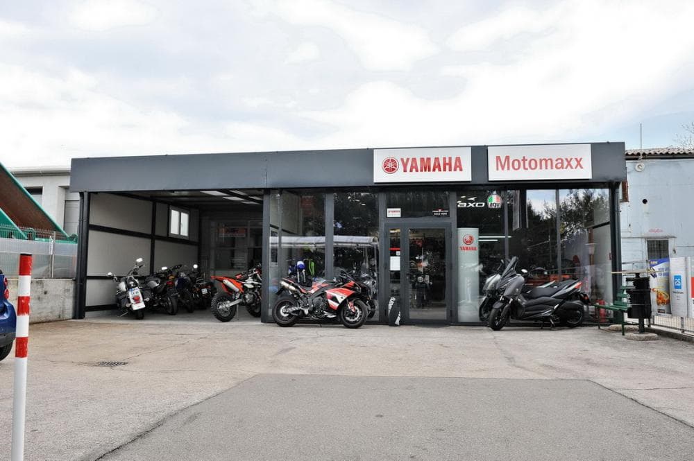 POOBLAŠČENI SERVISER YAMAHA, VESPA - MOTOMAXX, PRODAJA IN SERVIS MOTORNIH KOLES, IZOLA