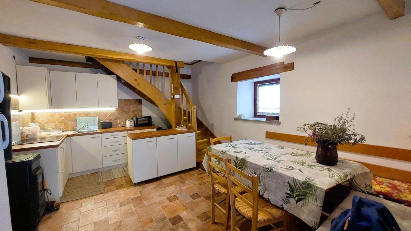 RUJ NEPREMIČNINE NEPREMIČNINSKA AGENCIJA SEŽANA KOPER