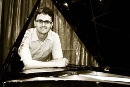 PIANIST TADEJ HORVAT, LJUBLJANA logo