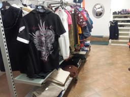 PRODAJA RABLJENIH IN NOVIH OBLAČIL IN ČIŠČENJE, SONJA KRAJNC S.P., CELJE logo