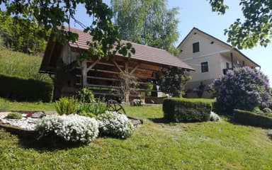 NAJEM VIKENDA DOLENJSKA POČITNIŠKA HIŠA PERME, RENTA COTTAGE DOLENJSKA SLOVENIA