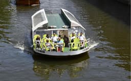 GITA IN BATTELLO SUL FIUME LJUBLJANICA VOŽNJA PO LJUBLJANICI LADJA ŽABA logo