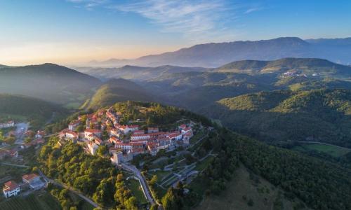 DOMAČIJA JANKOVI, APARTMAJI, IZPOSOJA KOLES VREMSKI BRITOF
